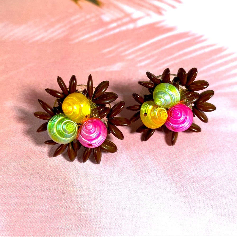 Vintage Hawaiian seed and mini shell tropical clip on earrings Tiki Luau
